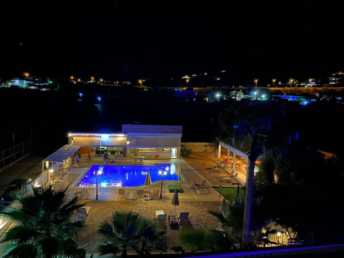 Newcastle Studios Малиа Экстерьер фото